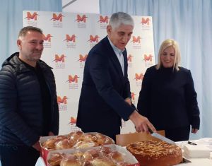 Ο Παναγιώτης Γιαννάκης στην Μέριμνα Παιδιού Κατερίνης – Έκοψε την πίτα και  συμμετείχε στο διαγωνισμό τριπόντων