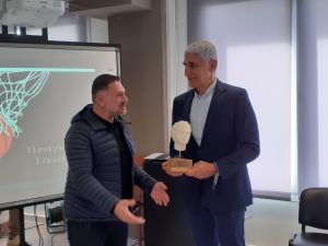 Ο Παναγιώτης Γιαννάκης στην Μέριμνα Παιδιού Κατερίνης – Έκοψε την πίτα και  συμμετείχε στο διαγωνισμό τριπόντων