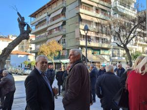 Ο γιατρός γεμίζει την Εκάβη – Η Πολιτική ομιλία του Κ. Κουτρούπα (φωτορεπορτάζ)