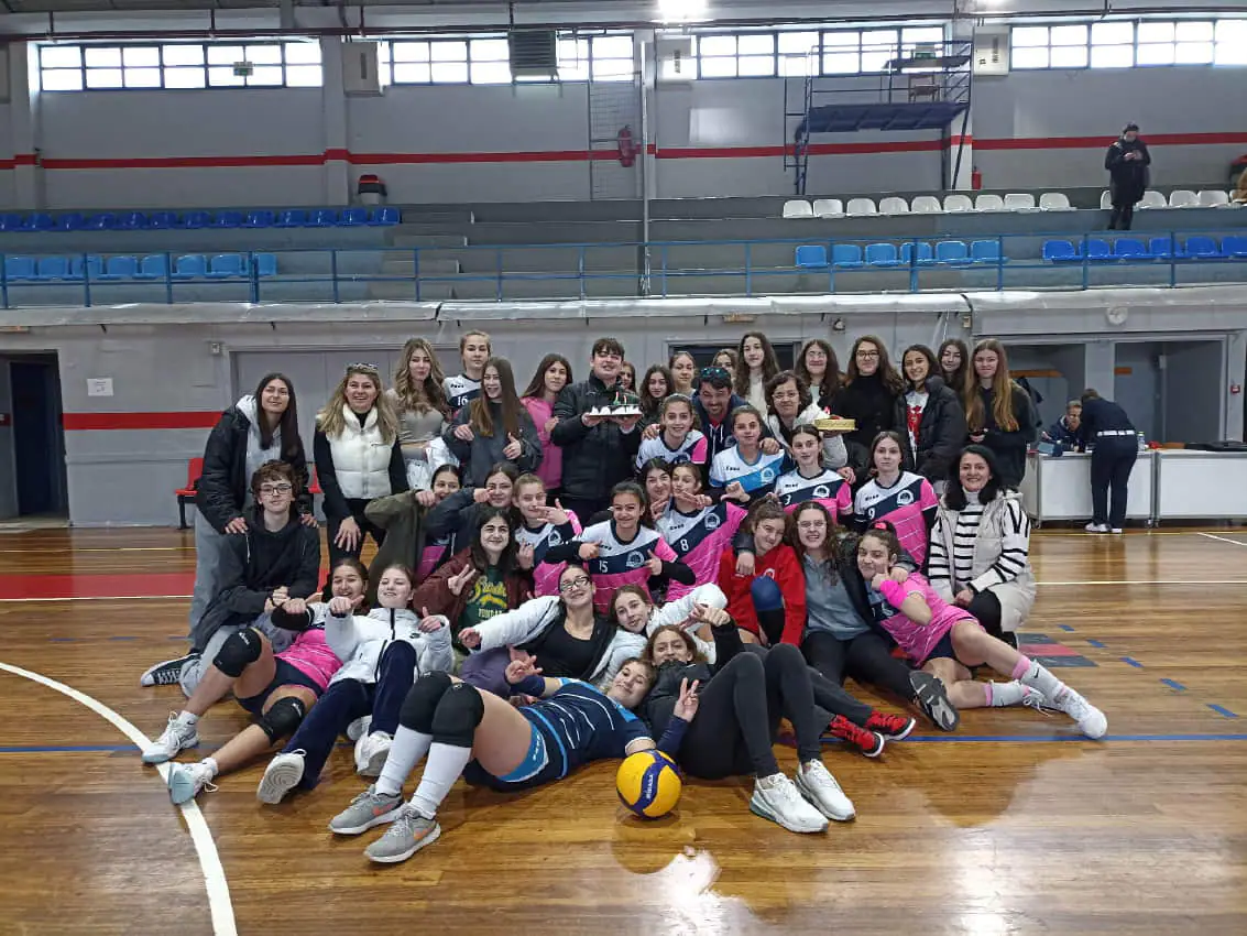 Πρωτάθλημα Β' Εθνικής Ανδρών: Ζαφειράκης Νάουσας - Αίολος Κατερίνης 0 -3 σετ ( 12-25, 8-25, 19-25) Πρωτάθλημα Β’ Εθνικής Ανδρών: Ζαφειράκης Νάουσας – Αίολος Κατερίνης 0 3 σετ ( 12 25, 8 25, 19 25)