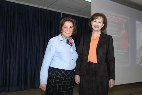 Σταυρούλα Ζώρζου από Κατερίνη: Και τί έχουμε να μοιράσουμε εμείς τζάνεμ? Σταυρούλα Ζώρζου από Κατερίνη: Και τί έχουμε να μοιράσουμε εμείς τζάνεμ?