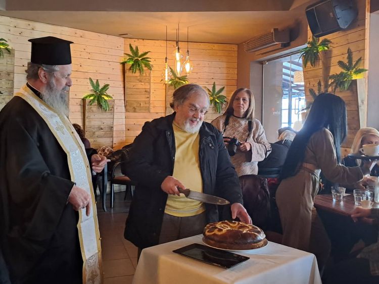 Ένωση Συγγραφέων Πιερίας - Κοπή βασιλόπιτας το πρωί της Κυριακής Ένωση Συγγραφέων Πιερίας – Κοπή βασιλόπιτας το πρωί της Κυριακής