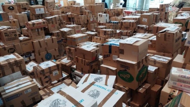 Αντιπροσωπεία της ΠΕΔΚΜ στο χώρο της ΔΕΘ, όπου συγκεντρώνεται ανθρωπιστική βοήθεια