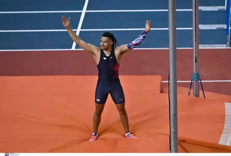 Αφιερώνω το Πανελλήνιο ρεκόρ στον Τεντόγλου που μου έδωσε τα σωστά παπούτσια Αφιερώνω το Πανελλήνιο ρεκόρ στον Τεντόγλου που μου έδωσε τα σωστά παπούτσια