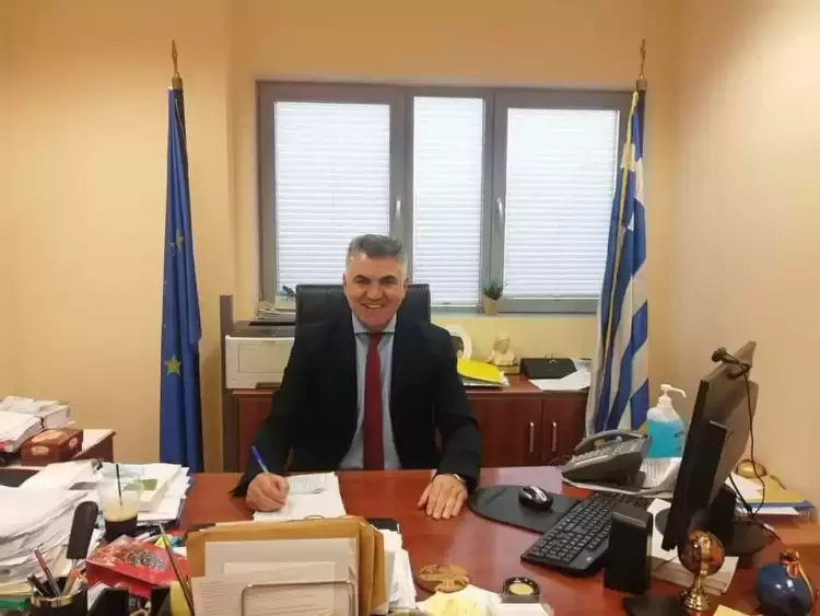 Ο Δημήτρης Μπέης