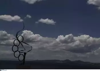 Ο Καιρός σήμερα: Κυριακή με νεφώσεις και τοπικές βροχές