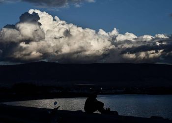 Ο Καιρός σήμερα: Λίγες νεφώσεις παροδικά αυξημένες, ασθενείς χιονοπτώσεις στα ορεινά ημιορεινά