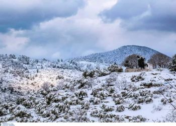 Ο Καιρός σήμερα: Νεφώσεις με χιονόνερο και χιόνια στα ορεινά και ημιορεινά