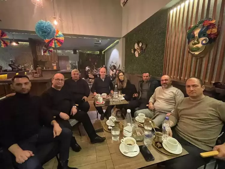 Ο Φώντας Μπαραλιάκος με τα στελέχη της ΔΗΜ.Τ.Ο Πύδνας Κολινδρού