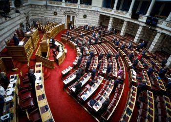 Πέρασε η τροπολογία «μπλόκο» στον Κασιδιάρη – Πως ψήφισαν τα κόμματα