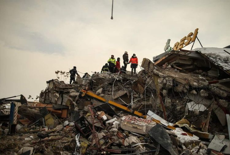 Σεισμός σε Τουρκία – Συρία: Ξεπέρασαν τις 15.000 οι νεκροί Σεισμός σε Τουρκία – Συρία: Ξεπέρασαν τις 15.000 οι νεκροί