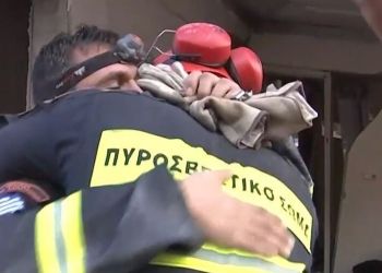 Σεισμός στην Τουρκία: Η ΕΜΑΚ έσωσε ακόμα ένα αγόρι και μια γυναίκα από τα χαλάσματα – Πάνω από 7.800 οι νεκροί συνολικά