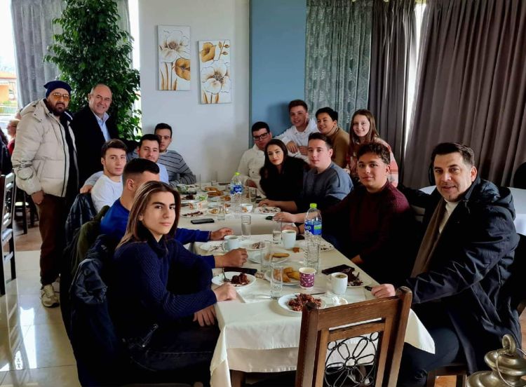 Το Κέντρο Γραμμάτων και Τεχνών Δίου έκοψε και την πρωτοχρονιάτικη πίτα Το Κέντρο Γραμμάτων και Τεχνών Δίου έκοψε και την πρωτοχρονιάτικη πίτα