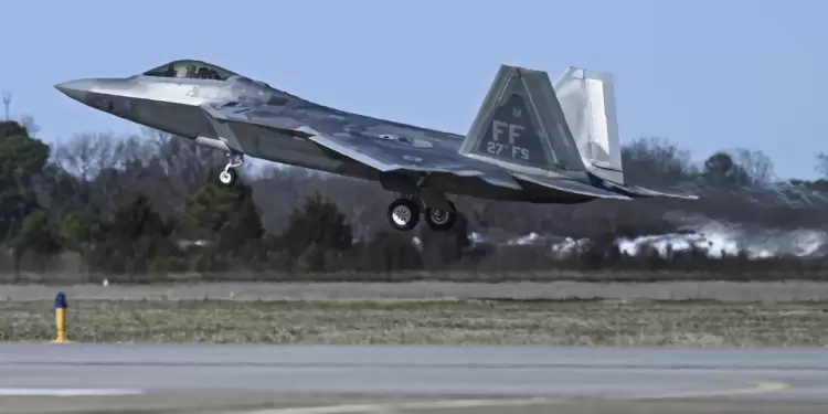 Το Πεντάγωνο αρνείται να αποκλείσει ότι τα αντικείμενα που πετούν πάνω από τις ΗΠΑ είναι εξωγήινοι