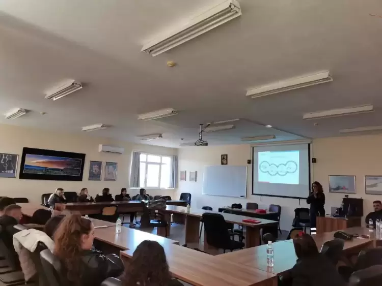 Το 2ου ΕΠΑΛ Κατερίνης ευχαριστεί το ΕΚΑΒ Πιερίας Το 2ου ΕΠΑΛ Κατερίνης ευχαριστεί το ΕΚΑΒ Πιερίας