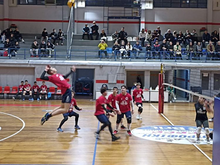 Τρία ντέρμπι με τρείς νίκες για τον Αίολο Κατερίνης. Τρία ντέρμπι με τρείς νίκες για τον Αίολο Κατερίνης.