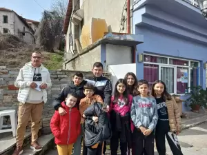 Οι θησαυροί της Ρητίνης σε ένα αέναο κυνήγι με το χρόνο σε ένα αποκριάτικο πανήγυρι