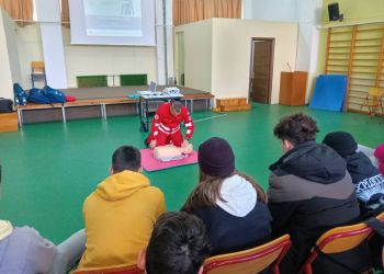Tο 7ο Γυμνάσιο Κατερίνης Eκπαιδεύεται στις Πρώτες Βοήθειες