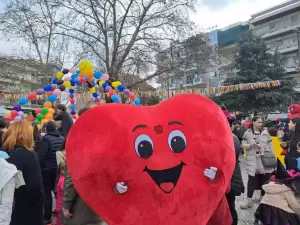 Κατερίνη: Αποκριάτικη γιορτή στην κεντρική πλατεία