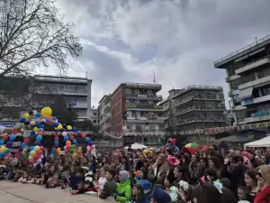 Κατερίνη: Αποκριάτικη γιορτή στην κεντρική πλατεία