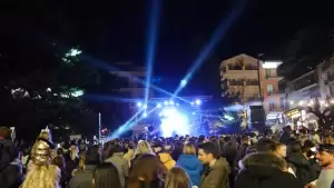 Ο Δήμος Αναστασιάδης «απογείωσε» τα Γρεβενά! – «Βούλιαξε» από κόσμο η κεντρική πλατεία Αιμιλιανού Ο Δήμος Αναστασιάδης «απογείωσε» τα Γρεβενά! – «Βούλιαξε» από κόσμο η κεντρική πλατεία Αιμιλιανού