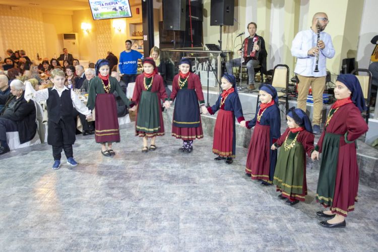Ο ετήσιος χορός του Πολιτιστικού Συλλόγου Κατερίνης ΔΡΥΑΝΙΣΤΑ