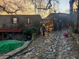 Πιερία: Στις φλόγες δύο σπίτια στον Παλαιό Παντελεήμονα - Ισχυρές δυνάμεις στο σημείο (εικόνες) Πιερία: Στις φλόγες δύο σπίτια στον Παλαιό Παντελεήμονα – Ισχυρές δυνάμεις στο σημείο