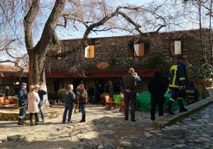 Πιερία: Τρία καταστήματα και ένα σπίτι έκαψε η πυρκαγιά στον Παλιό Παντελεήμονα