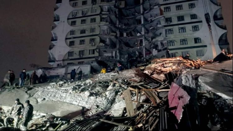 Σεισμός: Δεκάδες Νεκροί Από Τον Καταστροφικό Σεισμό Των 7,8 Ρίχτερ Στην Τουρκία