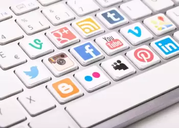 Η ΑΑΔΕ ψάχνει για… λαβράκια σε Instagram και Facebook