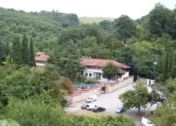 Ιερά Μονή Παναγίας Μακρυρράχης – Όρθρος και Πανηγυρική Θεία Λειτουργία