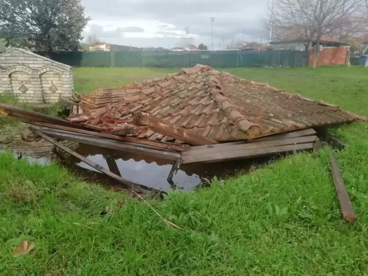 Κίνδυνος από το κιόσκι στο πάρκο της Νεοκαισάρεια Πιερίας