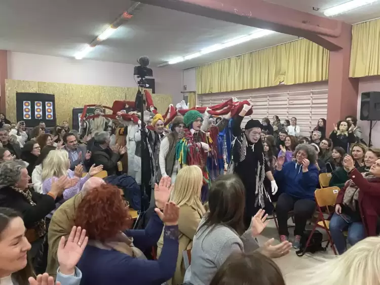 Οι Όρνιθες του Αριστοφάνη από τη Μέριμνα Παιδιού Κατερίνης και το Γυμνάσιο Λιτοχώρου Οι Όρνιθες του Αριστοφάνη από τη Μέριμνα Παιδιού Κατερίνης και το Γυμνάσιο Λιτοχώρου