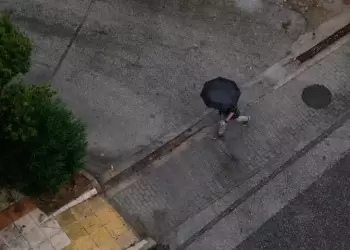 Ο Καιρός σήμερα: Αυξημένες νεφώσεις με τοπικές βροχές και σποραδικές καταιγίδες