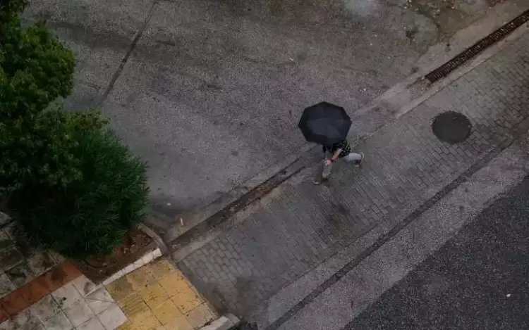 Ο Καιρός σήμερα: Αυξημένες νεφώσεις με τοπικές βροχές και σποραδικές καταιγίδες