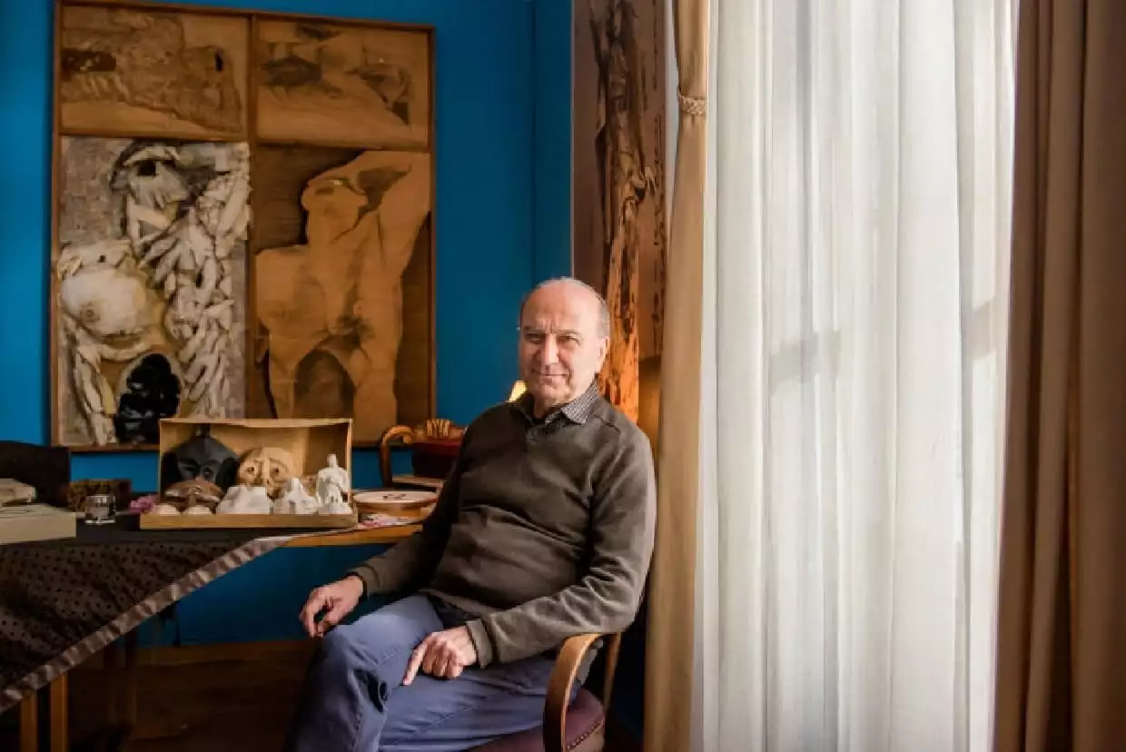 Ο σκηνοθέτης από την Πιερία, Θεόδωρος Τερζόπουλος, για την τη νέα του παράσταση «Ρέκβιεμ»