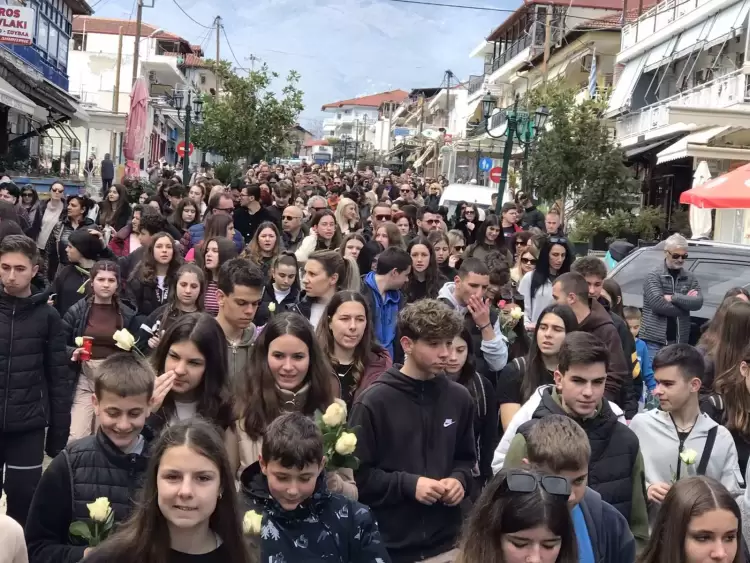 Πορεία στη μνήμη των θυμάτων των Τεμπών στη Λεπτοκαρυά