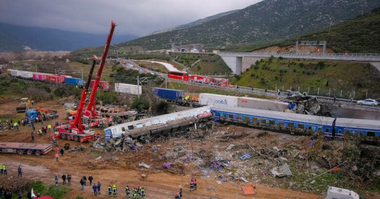 Σύγκρουση τρένων στα Τέμπη: Ταυτοποιήθηκε η αδερφή ποδοσφαιριστή του Πιερικού – Πένθος στην Κατερίνη