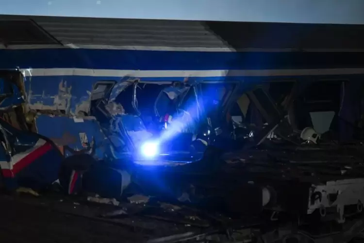 Σύγκρουση τρένων στη Λάρισα: Λανθασμένη διαχείριση της κυκλοφορίας η πρώτη εκτίμηση για το δυστύχημα