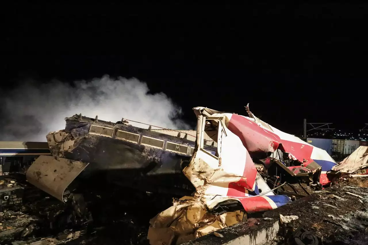 Σύγκρουση τρένων στη Λάρισα: Τραγωδία δίχως τέλος, 32 νεκροί ο νέος απολογισμός από τα Τέμπη