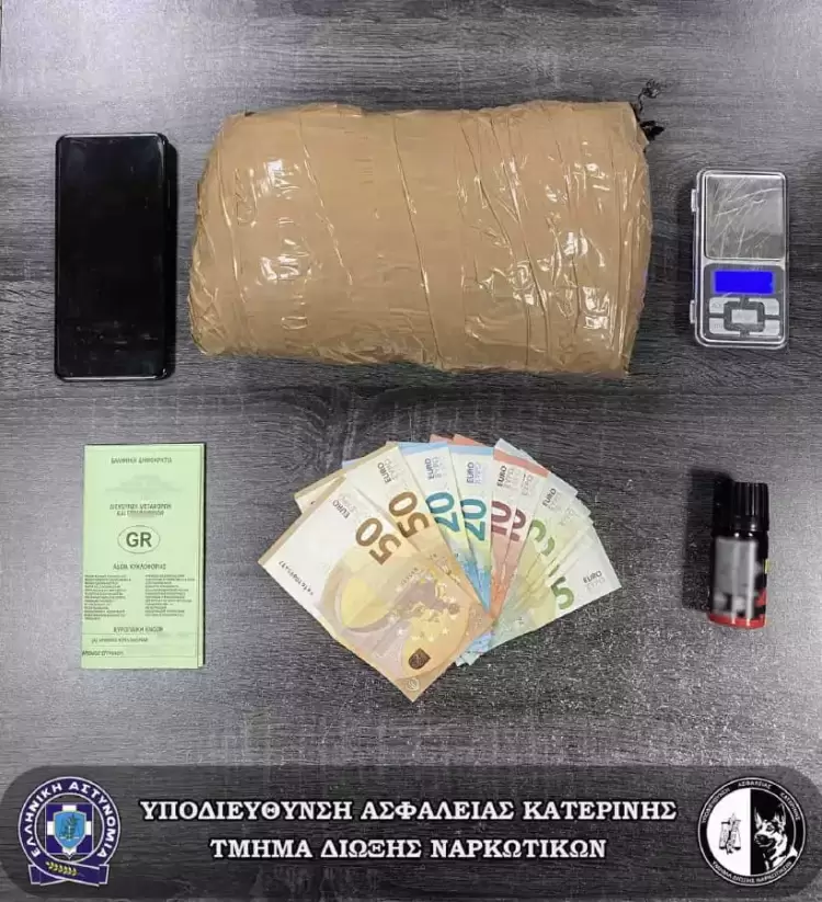 Σύλληψη στην Κατερίνη, μετά από έλεγχο του οχήματος, για ναρκωτικά