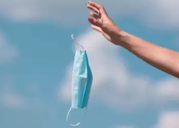 Τέλος τα μέτρα για τον κορονοϊό – Καταργούνται μάσκες, Rapid Tests και πενθήμερη άδεια