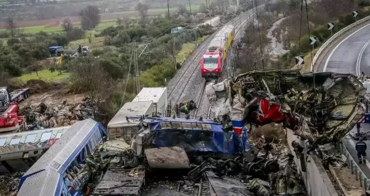 Τέμπη: Διαμαρτυρία στη Λεπτοκαρυά Πιερίας Τέμπη Διαμαρτυρία για το έγκλημα στη Λεπτοκαρυά Πιερίας