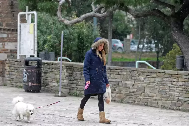 Τσουχτερό κρύο τον Μάρτιο – Καλός ο καιρός στην παρέλαση της 25ης Μαρτίου