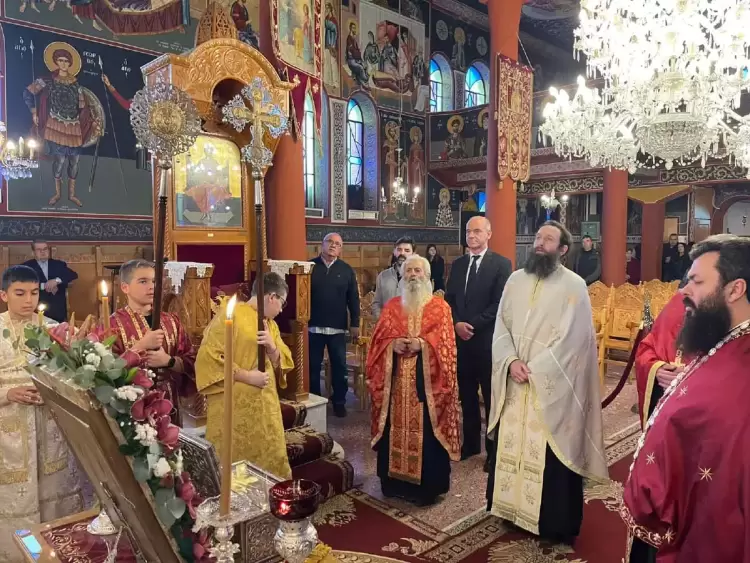 Υποδοχή του Ιερού Λειψάνου της Αγίας Αικατερίνης στον Κολινδρό Υποδοχή του Ιερού Λειψάνου της Αγίας Αικατερίνης στον Κολινδρό