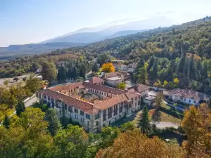 Αρχιερατική Θ. Λειτουργία και Μνημόσυνο για τους Αγωνιστές και Επαναστάτες του Ολύμπου στην Ιερά Μονή Παναγία Πέτρας Ολύμπου