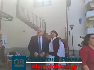 Γλυκίσματα και κρασί από την Εστία Πιερίδων Μουσών στην Κατερίνη