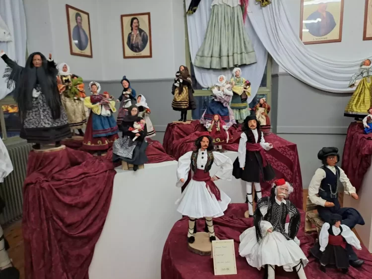 Η Ιστορία των Λαζαίων πρωτοπόρων της επανάστασης του 1821 – Έκθεση  χειροποίητης κούκλας στην Αστική Σχολή  Κατερίνης