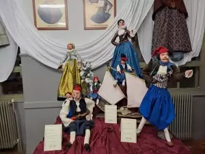 Η Ιστορία των Λαζαίων πρωτοπόρων της επανάστασης του 1821 – Έκθεση  χειροποίητης κούκλας στην Αστική Σχολή  Κατερίνης