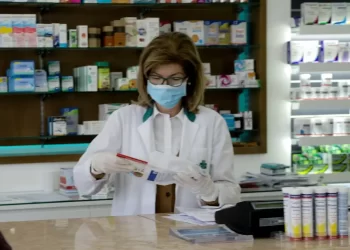 Κορονοϊός: Τι αλλάζει στα φαρμακεία με την κατάργηση των περιοριστικών μέτρων και της μάσκας